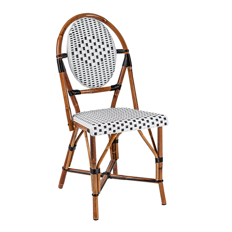Silla trenzada en blanco y negro para alquilar
