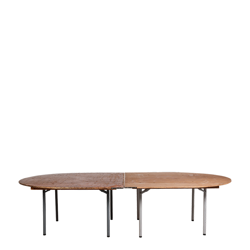 Mesa ovalada de 150 x 300 cm para alquilar