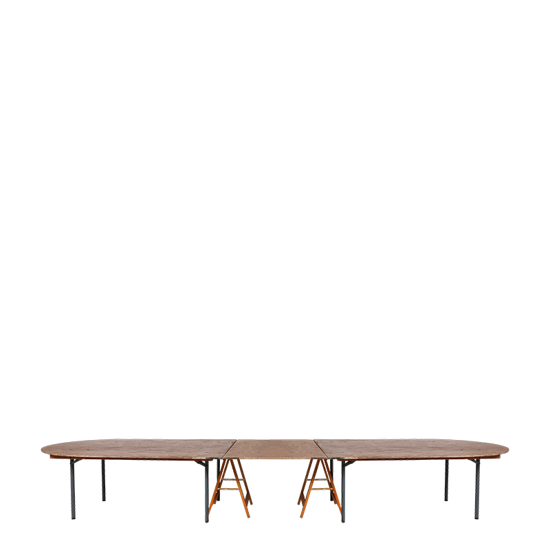 Mesa ovalada de 150 x 500 cm para alquilar